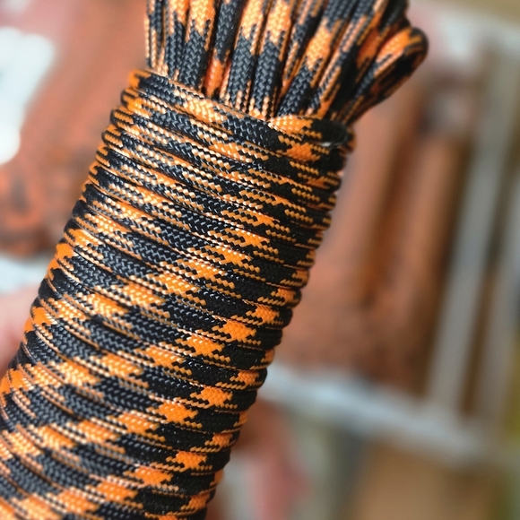 Paracord - Picture 3 of 3